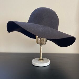 Elegant Black Wide-Brim Hat